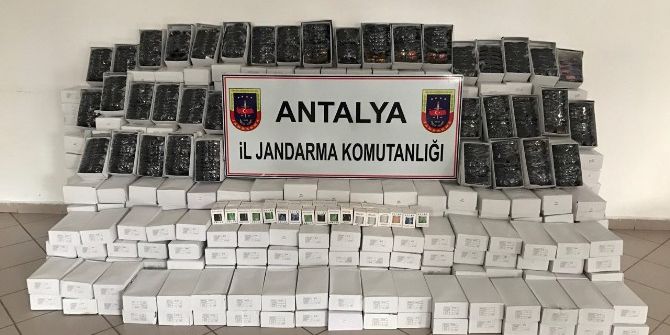 Antalya’da Kaçak Güneş Gözlüğü Operasyonu