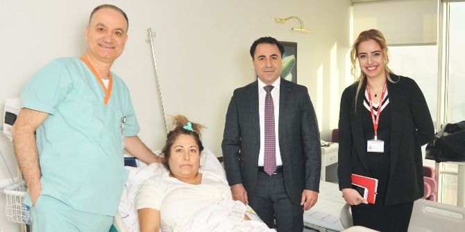 Deneyimli Cerrah Eşinin Midesini Küçülttü