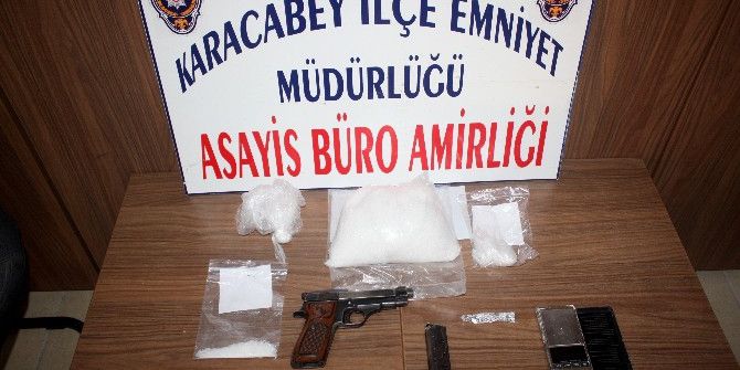 Lüks Otomobilden 380 Bin Liralık Metamfetamin Maddesi Çıktı