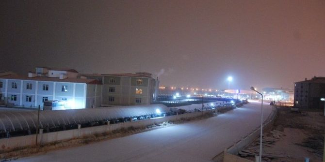 Afyonkarahisar’da Beklenen Kar Yağışı Gece Yarısı Başladı