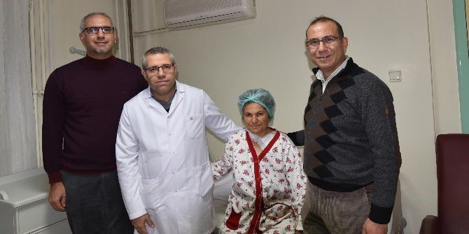 Meme Kanseri 2 Çocuk Annesi Başarılı Bir Ameliyatla Sağlığına Kavuştu