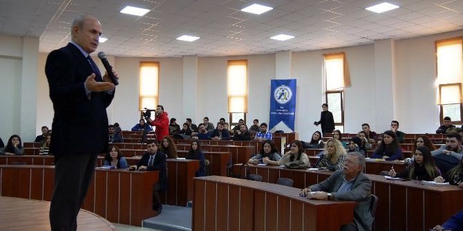 Başkan Akgün, Üniversite Öğrencilerine Kent Yönetimini Anlattı