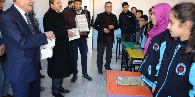 Haliliye’de 60 Bin Öğrenciye Siyer-i Nebi Kitabı Dağıtımı Sürüyor