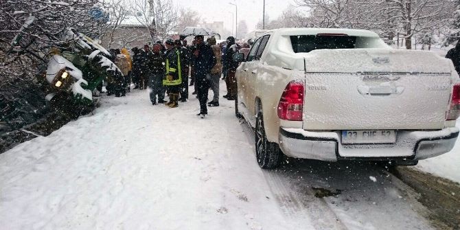 Devrilen Traktörün Altında Kalan Sürücü Hayatını Kaybetti