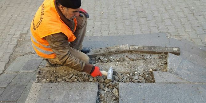 Diyarbakır’da Kaldırımlar Onarılıyor