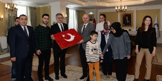 Vali Azizoğlu: “Ortadoğu’daki Çatışmalarda Milyonlarca İnsan Yerinden Oldu”