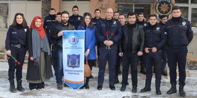 Esogü Ve Aü Öğrenci Konseyi’nden Polise Anlamlı Ziyaret