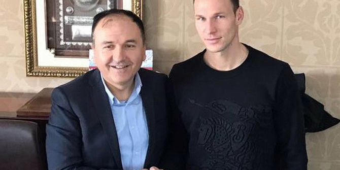 Sivasspor Dejan Kelhar İle 6 Aylık Sözleşme İmzaladı