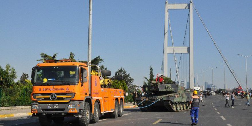 Boğaziçi Köprüsü Trafiğe Açıldı