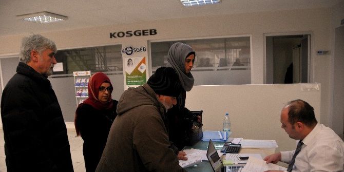 Edirne’de ’Faizsiz Kredi’ Kuyruğu