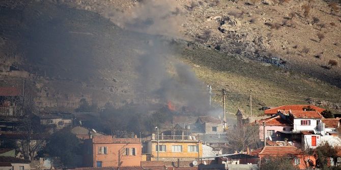 Bergama’da İki Evde Çıkan Yangın Paniğe Yol Açtı