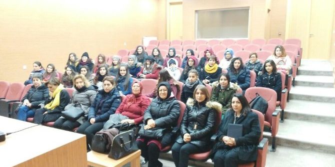 Kadın Girişimciler Öğrencileri İş Dünyası İle Buluşturuyor