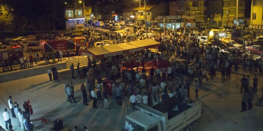 Yunak’ta Halk Demokrasi İçin Toplandı