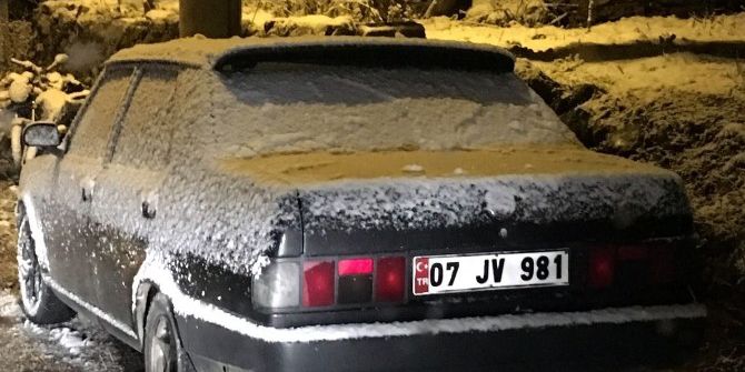 Alanya’da Kar Yolları Kapattı, Karayolları Tuzlama Çalışması Yaptı