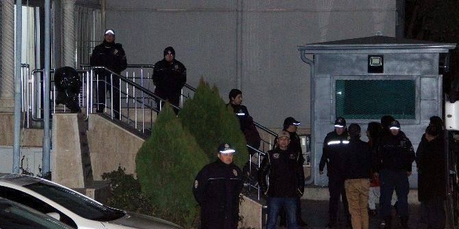 Suikastçı Polisin Ailesi Ve Akrabaları Serbest Bırakıldı