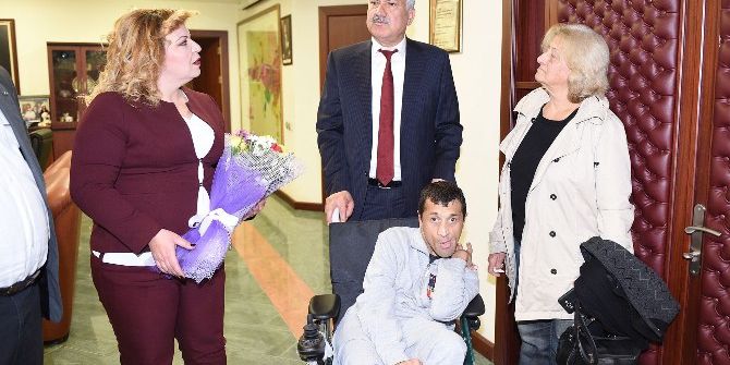 Başkan Karalar Engelli Genci İkinci Kez Mutlu Etti
