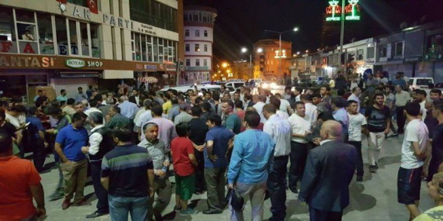 Hakkari Darbecilere Karşı Geceyi Dışarıda Geçirdi