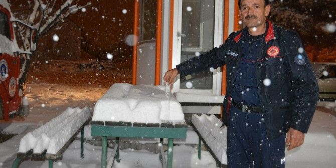 Antalya’da Kar Yağışı Okulları Tatil Ettirdi