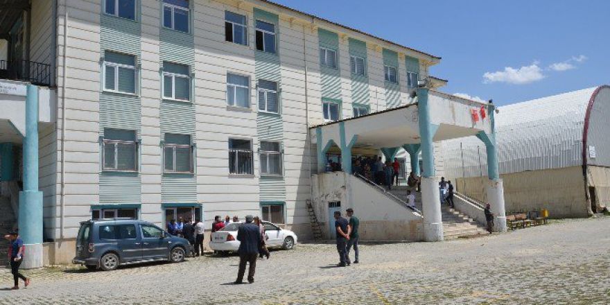 Askeri Kalkışma Yüksekova’da Protesto Edildi