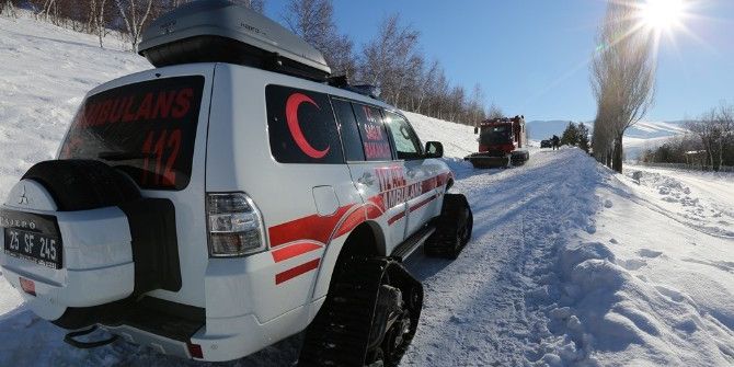 112 Ekipleri Hastaların İmdadına Koşuyor