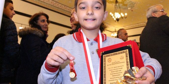 Altın Yürekli Emirhan’dan İnsanlık Dersi