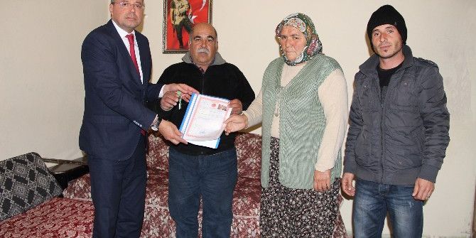 Silifke Belediyesi Şehit Ailelerine Ev Verdi