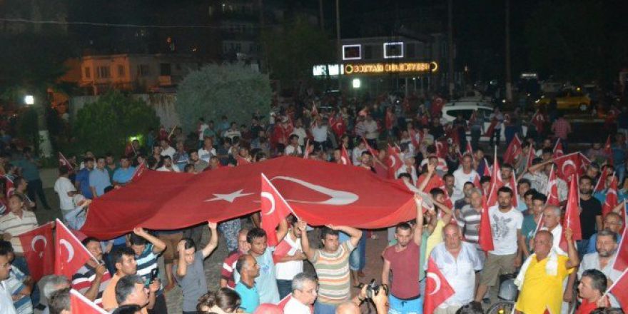 Vatandaşlar Bozyazı’da Sokaklara Döküldü