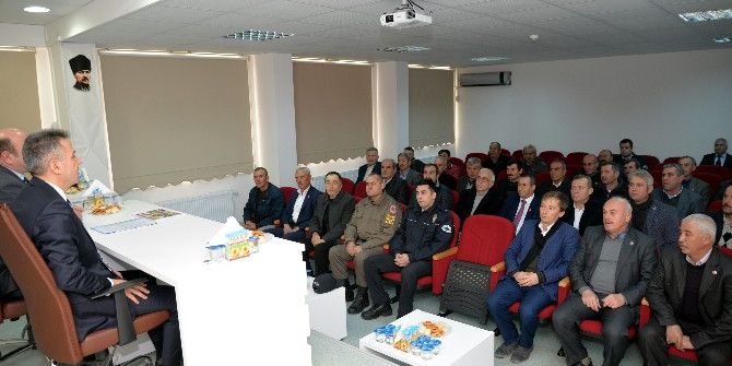 Vali Elban Muhtarlarla Buluştu