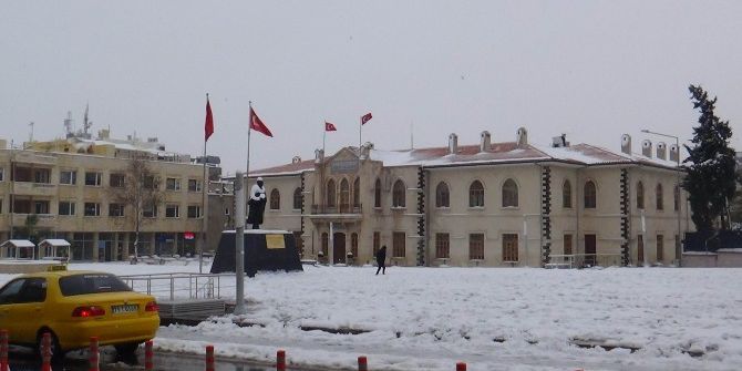 Kilis’te Kar Hayatı Felç Etti