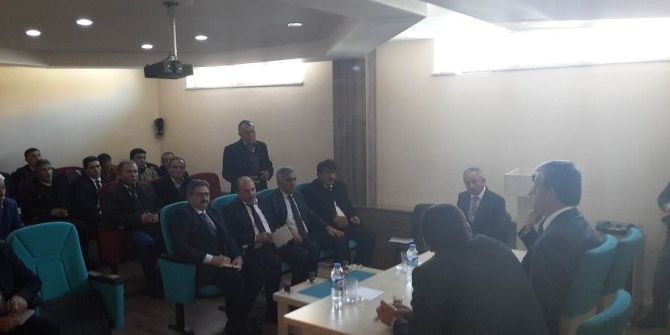 Vali Özefe, Damal İlçesinde Muhtarlarla Bir Araya Geldi