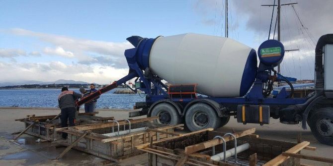 Burhaniye Yat Limanı İçin Tonozların Dökümüne Başlandı