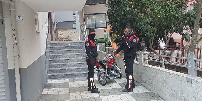 Çalıntı Motosikleti Apartman Girişine Bıraktılar