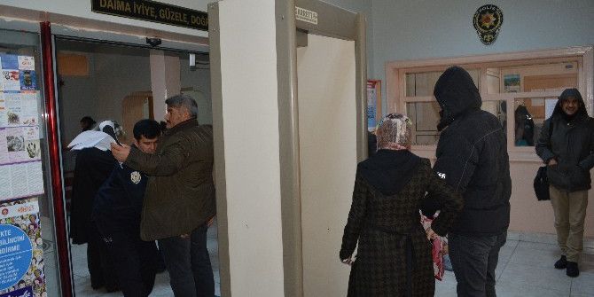 Niğde Adliyesinde Güvenlik Artırıldı