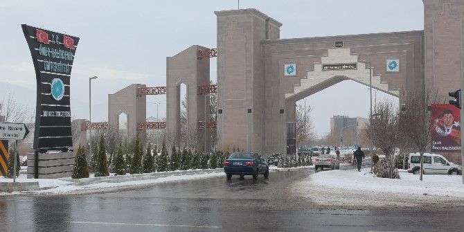 Niğde Tıp Fakültesi Öğrencilerini Bekliyor