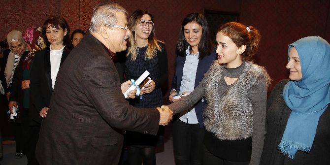 Belediye Personeline Şiir Geceli Sertifika Töreni