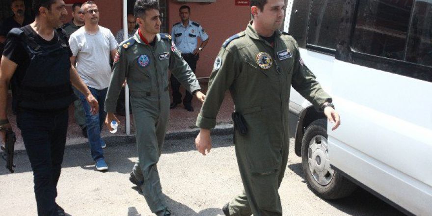 Darbe Girişimine Adı Karışan 4 Pilot Adana’da Adliyeye Sevk Edildi