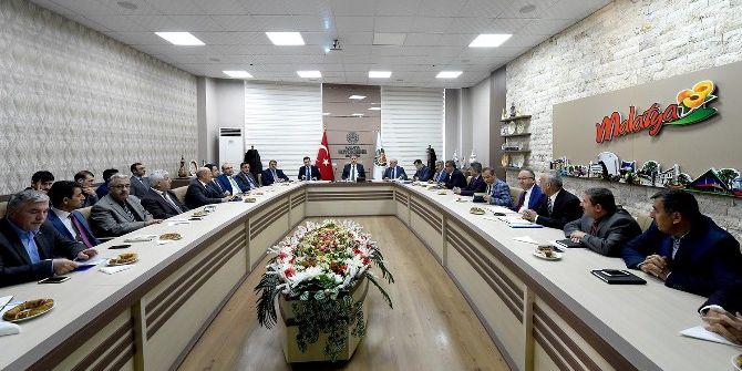 Büyükşehir Belediyesi Koordinasyon Ve Değerlendirme Toplantısı Gerçekleştirildi
