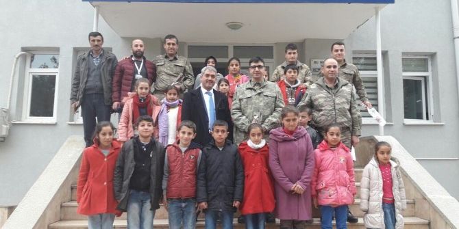 Samsat’ta Öğrencilerden Anlamlı Taziye Ziyareti