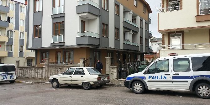 Polis Memuru Kendisini Yaraladı
