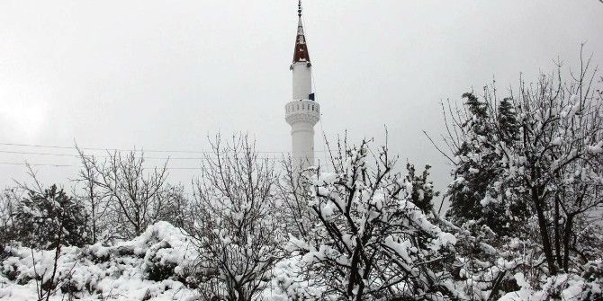 Kemer’de Kar Yağışı