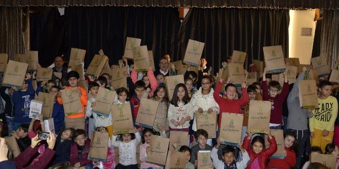 Tepebaşı Belediyesi’nden Bin 100 Çocuğa Eğitim Seti