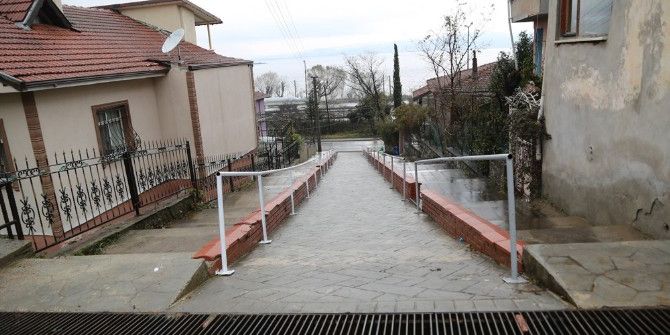 Sapanca’da Sokağa Korkuluk Monte Edildi