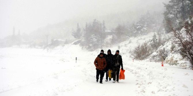 Yayladağı’nda Eğitime Kar Engeli