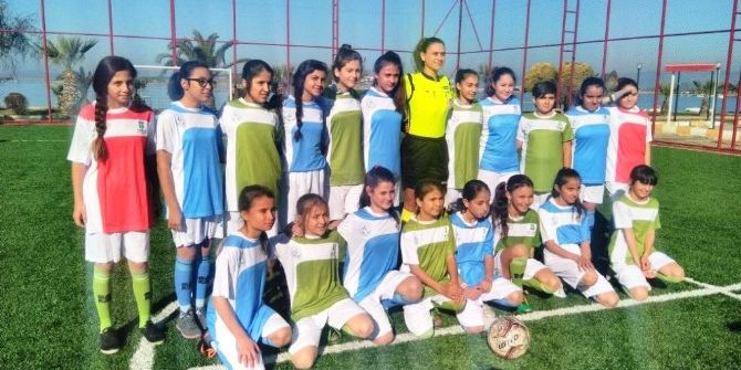 Ayvalık Mahalle Ligi Futbol Turnuvası Başladı
