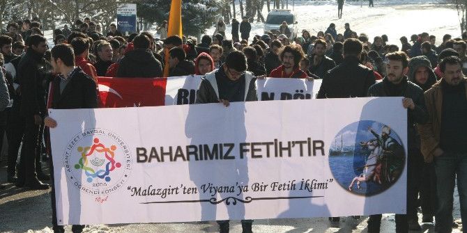 Bolu’da Öğrenciler Halep Ve Şehitler İçin Yürüdü