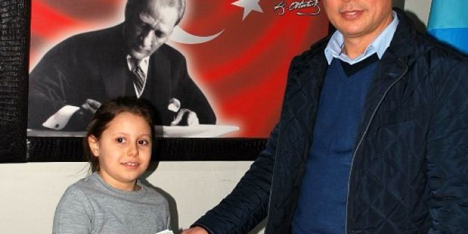 Bileklik Sattı, Gelirini Halep’e Bağışladı