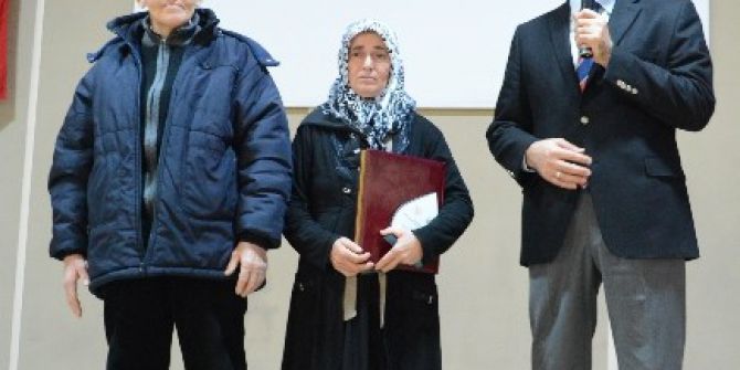 Şehit Annesine Duygulandıran Ödül