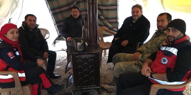 Başkan Yardımcısı Cuma Özdemir, Sıhhi Tahliye Noktasında Görev Yapan Personeli Ziyaret Etti