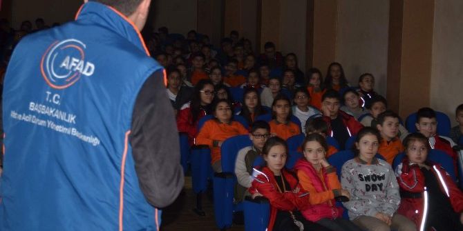 Öğrenci Ve Öğretmenlere Afet Bilinci Eğitimi