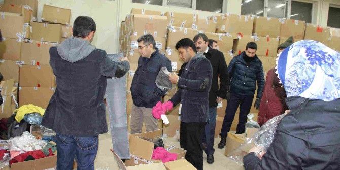 Suriye’den Gelen Ailelere Giyim Yardımı